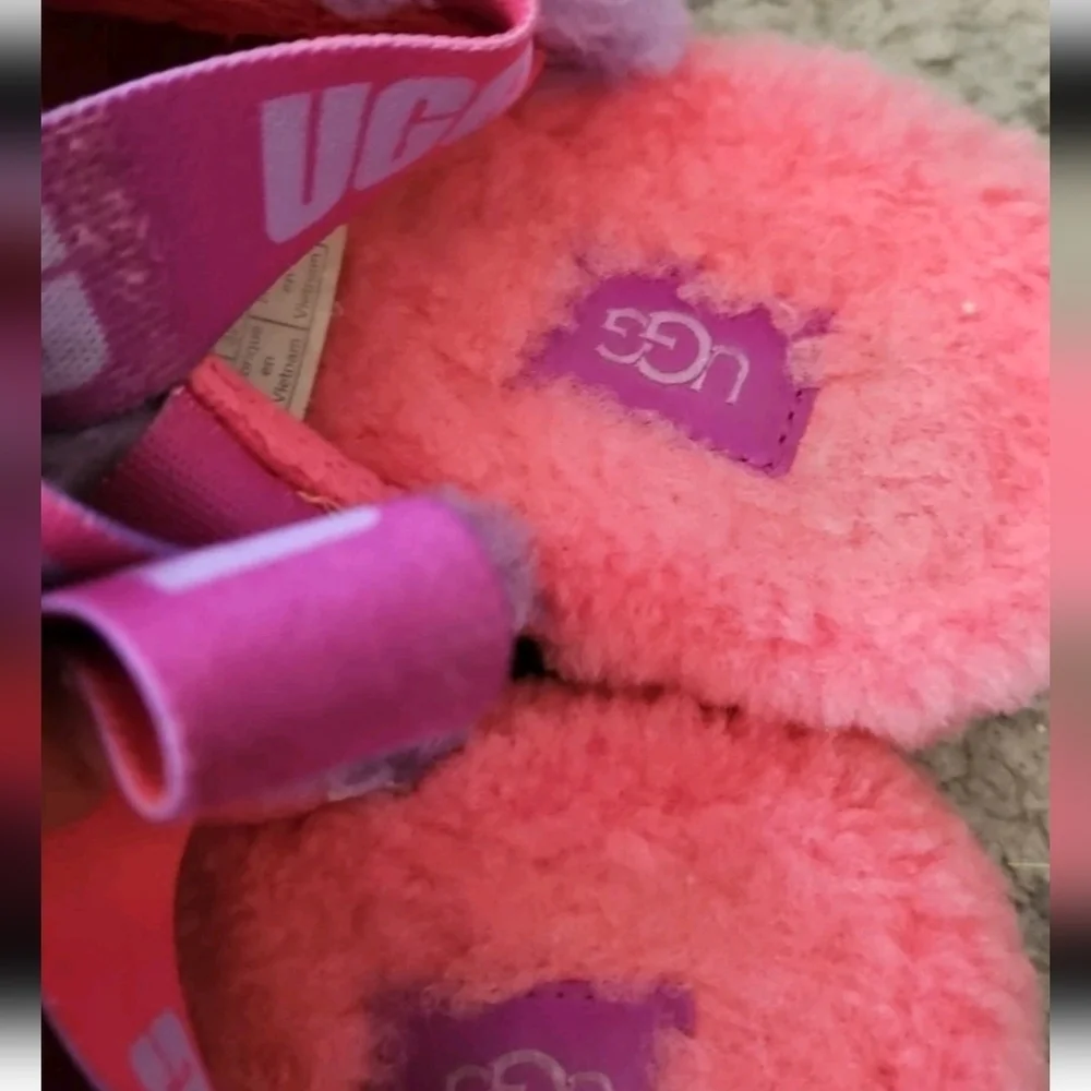 Ugg Big Girls Oh Yeah Gradient Furry Indoor/ Outdoor Colorful Slippers 1